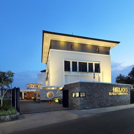 Helios Hotel Bone Watampone Exteriör bild